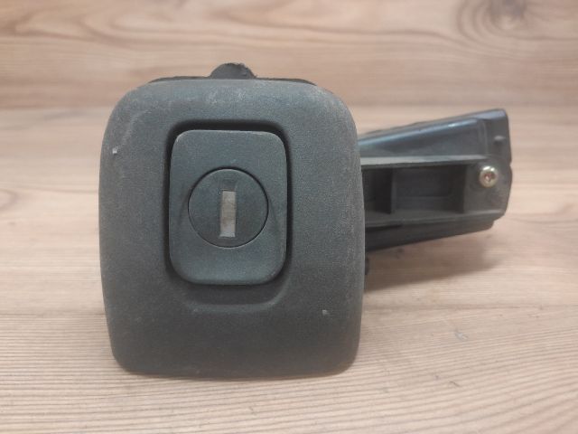 bontott RENAULT CLIO II Csomagtér Nyitó Kar / Gomb