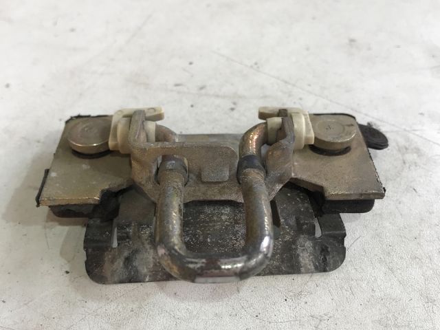 bontott RENAULT CLIO II Csomagtérajtó Ajtóbehúzó