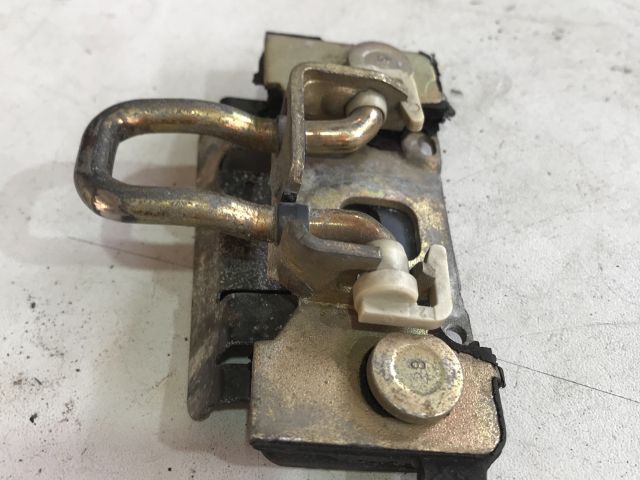 bontott RENAULT CLIO II Csomagtérajtó Ajtóbehúzó