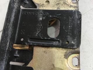 bontott RENAULT CLIO II Csomagtérajtó Ajtóbehúzó