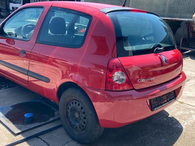 bontott RENAULT CLIO II Csomagtérajtó Kilincs