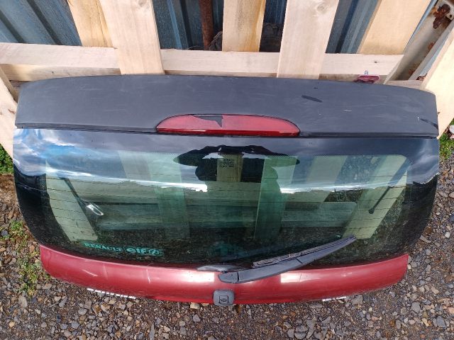 bontott RENAULT CLIO II Csomagtérajtó (Részeivel)