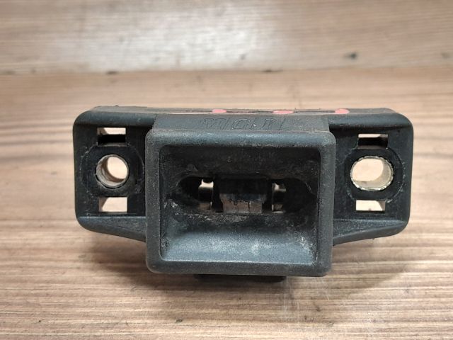 bontott RENAULT CLIO II Csomagtérajtó Zárszerkezet