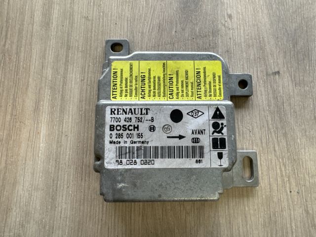 bontott RENAULT CLIO II Elektronika (Magában)