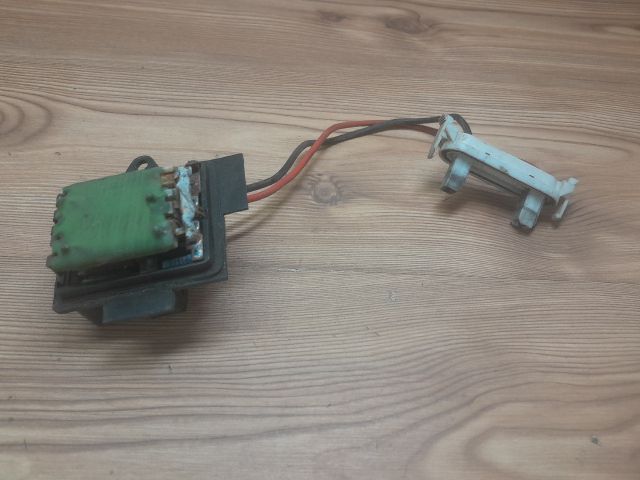 bontott RENAULT CLIO II Előtét Ellenállás Fűtőmotor