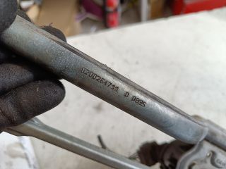 bontott RENAULT CLIO II Első Ablaktörlő Szerkezet Motorral