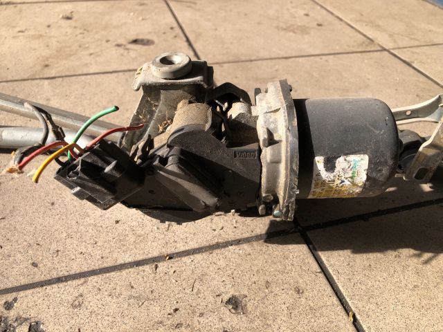 bontott RENAULT CLIO II Első Ablaktörlő Szerkezet Motorral