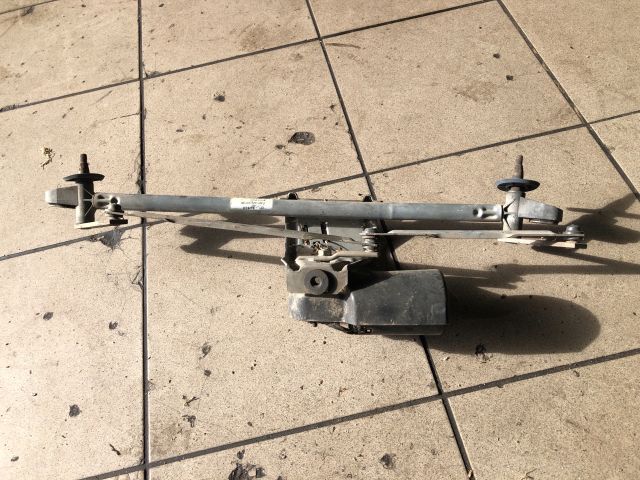 bontott RENAULT CLIO II Első Ablaktörlő Szerkezet Motorral