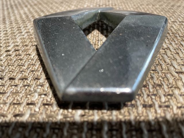 bontott RENAULT CLIO II Első Embléma