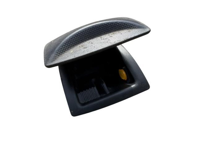 bontott RENAULT CLIO II Első Hamutartó