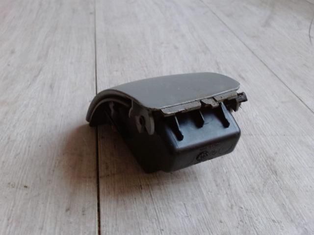 bontott RENAULT CLIO II Első Hamutartó