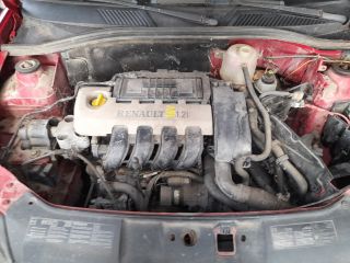 bontott RENAULT CLIO II Első Lökhárító Merevítő (Fém)