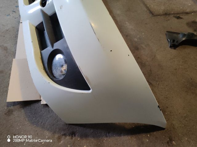 bontott RENAULT CLIO II Első Lökhárító (Részeivel)