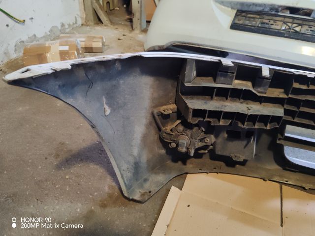 bontott RENAULT CLIO II Első Lökhárító (Részeivel)