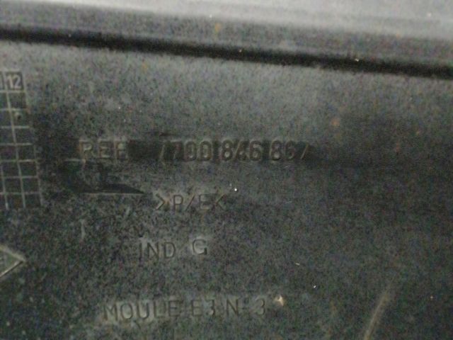 bontott RENAULT CLIO II Első Lökhárító (Üresen)