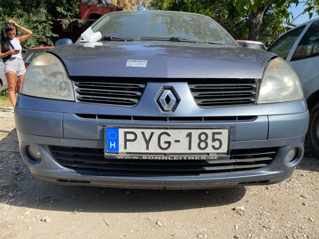 bontott RENAULT CLIO II Első Lökhárító (Üresen)