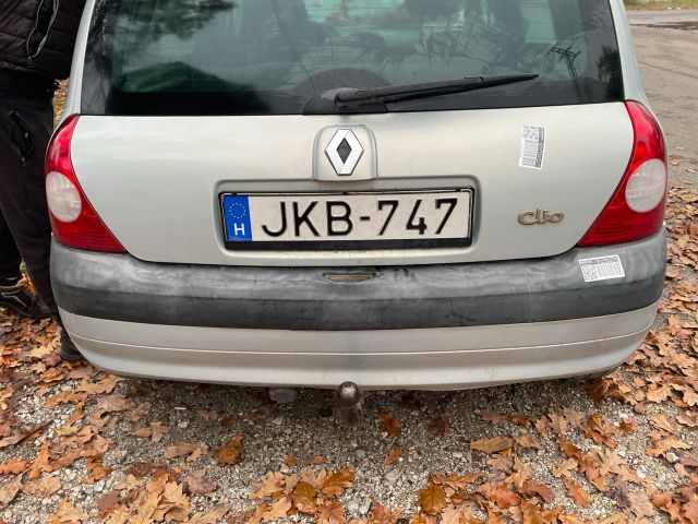 bontott RENAULT CLIO II Első Lökhárító (Üresen)