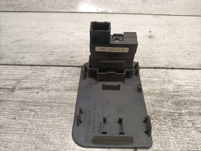 bontott RENAULT CLIO II Fényszórómagasság Állító Kapcsoló