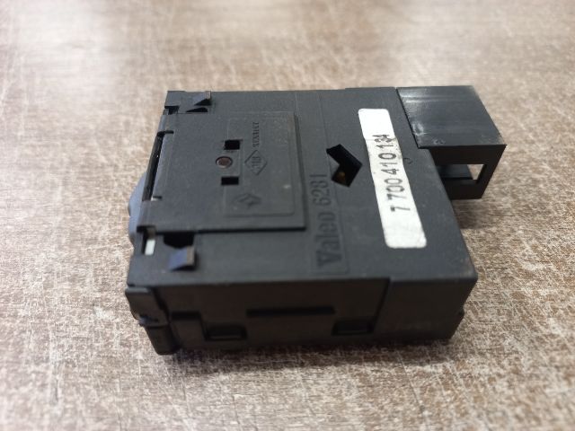 bontott RENAULT CLIO II Fényszórómagasság Állító Kapcsoló