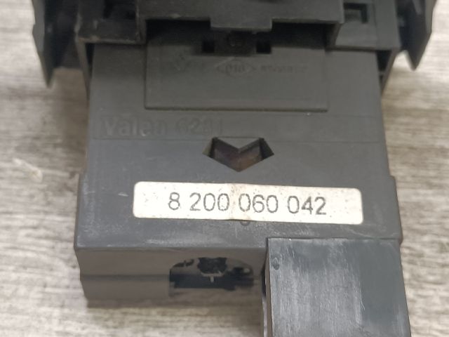 bontott RENAULT CLIO II Fényszórómagasság Állító Kapcsoló