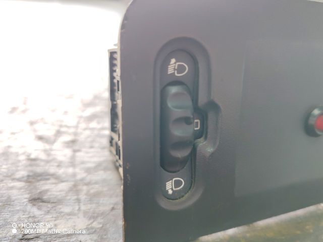 bontott RENAULT CLIO II Fényszórómagasság Állító Kapcsoló