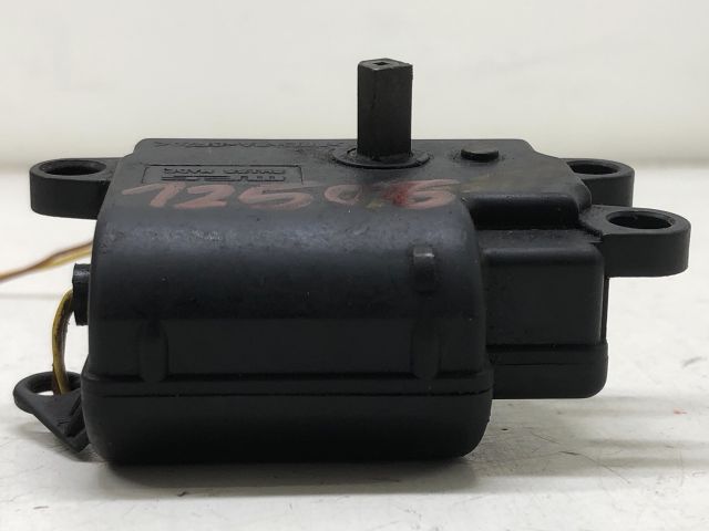 bontott RENAULT CLIO II Fűtés Állító Motor