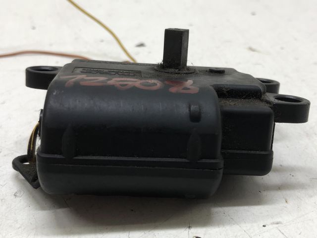 bontott RENAULT CLIO II Fűtés Állító Motor