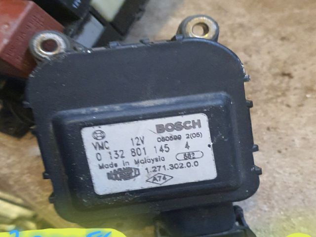 bontott RENAULT CLIO II Fűtés Állító Motor