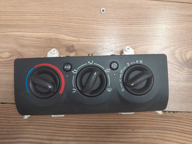 bontott RENAULT CLIO II Fűtéskapcsoló (manuális klímás)