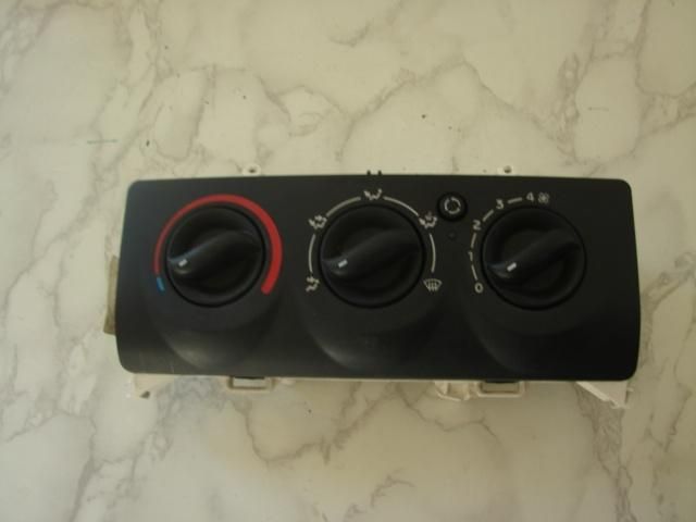 bontott RENAULT CLIO II Fűtéskapcsoló (Nem klímás)