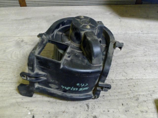 bontott RENAULT CLIO II Fűtőmotor (Nem klímás)