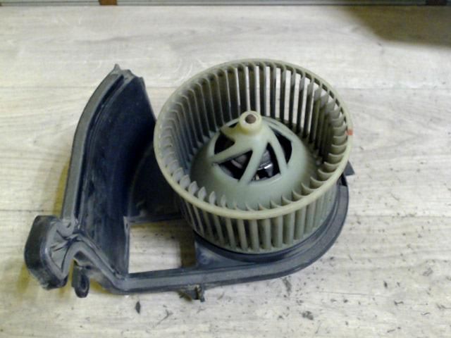 bontott RENAULT CLIO II Fűtőmotor (Nem klímás)