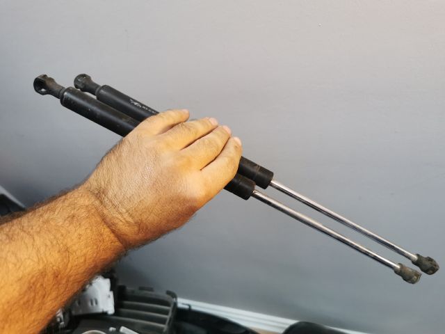 bontott RENAULT CLIO II Gázrugós Kitámasztó Teleszkóp Pár Csomagtérajtó