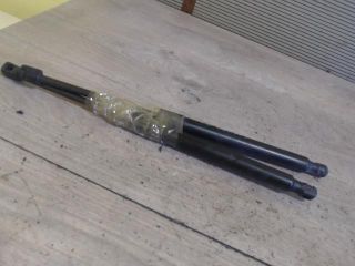 bontott RENAULT CLIO II Gázrugós Kitámasztó Teleszkóp Pár Csomagtérajtó