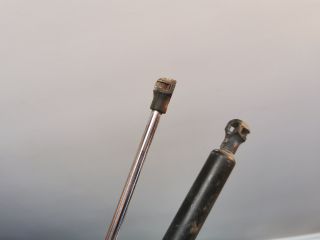 bontott RENAULT CLIO II Gázrugós Kitámasztó Teleszkóp Pár Csomagtérajtó