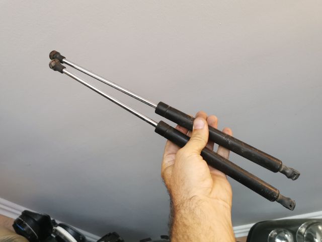 bontott RENAULT CLIO II Gázrugós Kitámasztó Teleszkóp Pár Csomagtérajtó