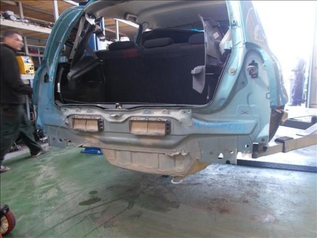 bontott RENAULT CLIO II Hátfal