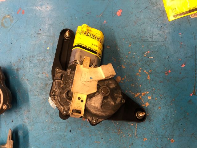 bontott RENAULT CLIO II Hátsó Ablaktörlő Motor