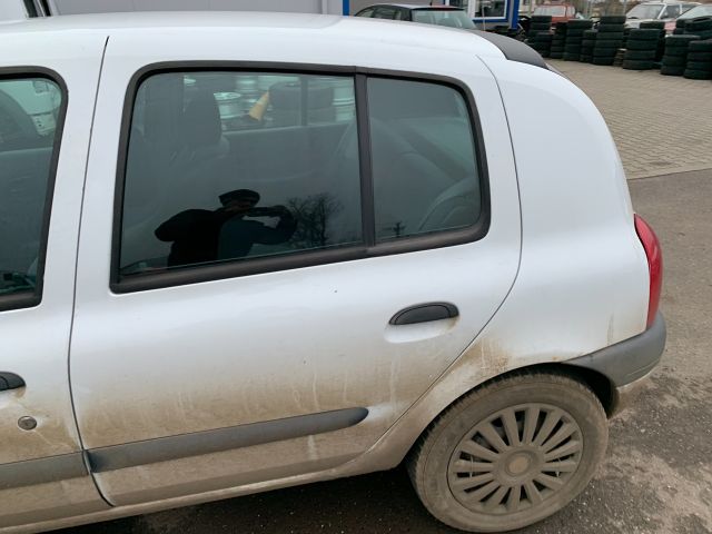 bontott RENAULT CLIO II Hátsó Lökhárító (Részeivel)