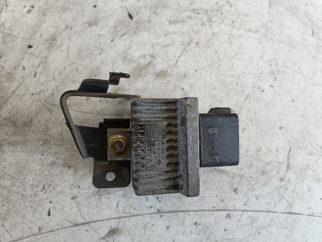 bontott RENAULT CLIO II Izzító Relé