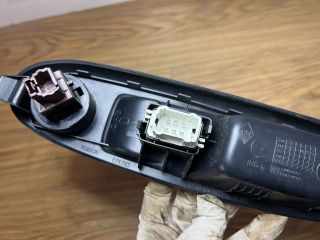 bontott RENAULT CLIO II Jobb első Ablakemelő Kapcsoló