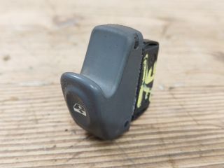 bontott RENAULT CLIO II Jobb első Ablakemelő Kapcsoló