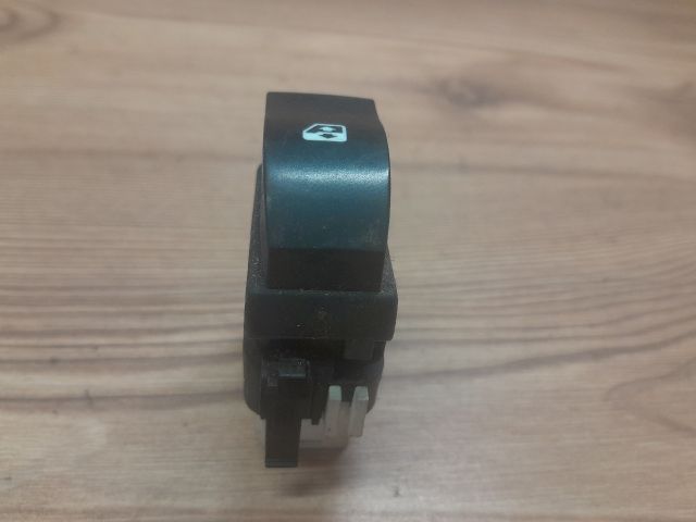 bontott RENAULT CLIO II Jobb első Ablakemelő Kapcsoló