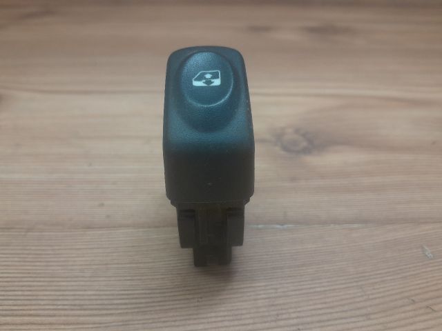 bontott RENAULT CLIO II Jobb első Ablakemelő Kapcsoló