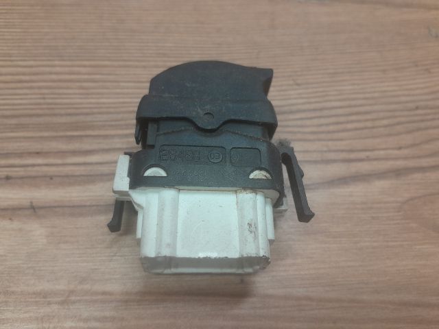 bontott RENAULT CLIO II Jobb első Ablakemelő Kapcsoló