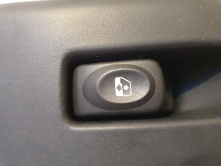 bontott RENAULT CLIO II Jobb első Ablakemelő Kapcsoló