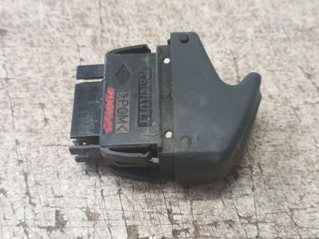 bontott RENAULT CLIO II Jobb első Ablakemelő Kapcsoló