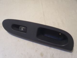 bontott RENAULT CLIO II Jobb első Ablakemelő Kapcsoló