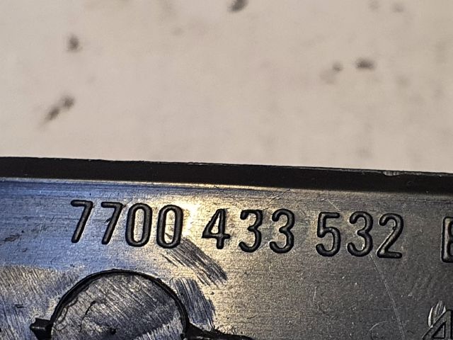 bontott RENAULT CLIO II Jobb első Ablakemelő Kapcsoló