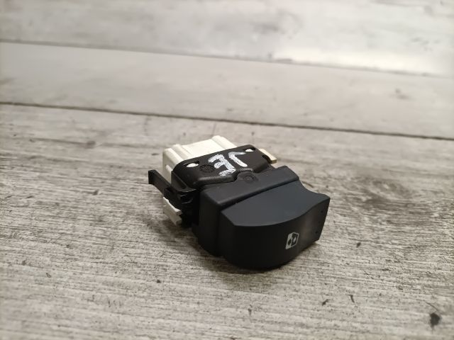 bontott RENAULT CLIO II Jobb első Ablakemelő Kapcsoló